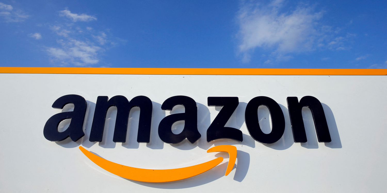 Amazon cae tras la rebaja de expectativas de beneficio de Walmart