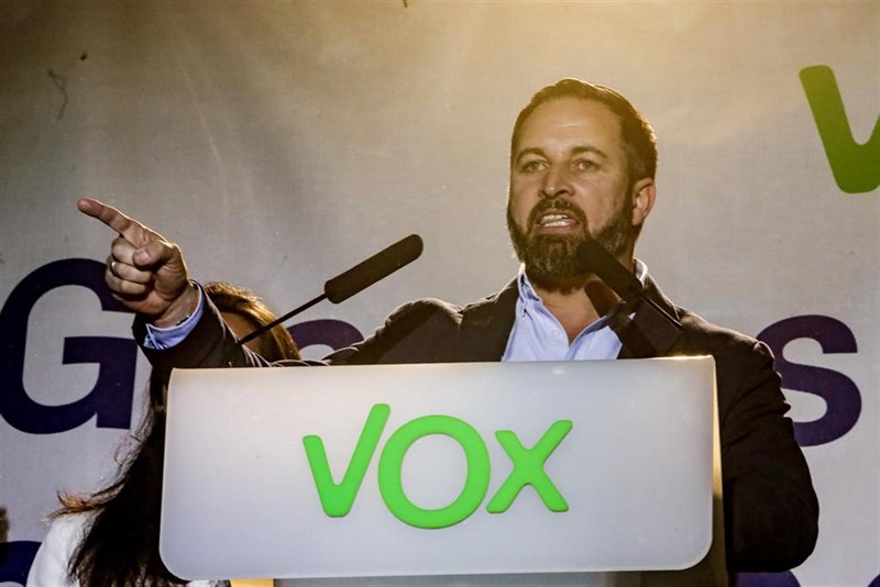 https://img3.s3wfg.com/web/img/images_uploaded/0/3/ep_abascal_respondecasado_que_insulta_avotantesvoxhacen_los_progres_seesta_poniendo_caraucd.jpg