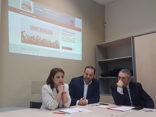 Adriana Lastra, José Luis Abalos y Manu Escudero en la oficina de campaña | EUROPA PRESS ep adriana lastra jose luis abalosmanu escuderola oficinacampana