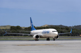 ep archivo   air europa amplia su oferta de entretenimiento en toda la flota de aviones boeing 737