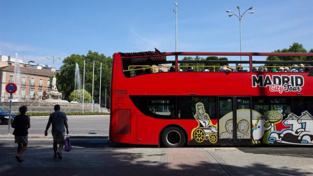 ep archivo   autobus turistico que recorre el centro de madrid