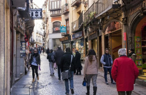 ep archivo ciudadanos paseando por una calle en toledo ep archivo ciudadanos paseando por una calle en toledo