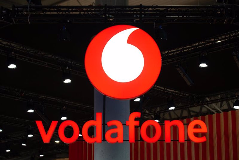 Vodafone despedirá a 11.000 trabajadores y cae con fuerza tras sus resultados