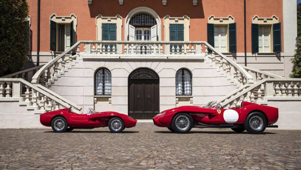 ep archivo   imagen de la replica testa rossa j junto al original testa rossa 250 de 1957