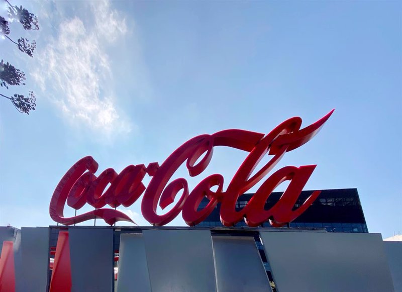 Coca-Cola cumple con sus resultados: gana un 12% más en 2023, pero se gira en bolsa