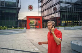 ep archivo primera llamada de voz 5g via satelite del mundo realizada por vodafone en colaboracion ep archivo primera llamada de voz 5g via satelite del mundo realizada por vodafone en colaboracion