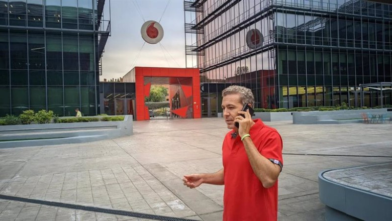 ep archivo primera llamada de voz 5g via satelite del mundo realizada por vodafone en colaboracion ep archivo primera llamada de voz 5g via satelite del mundo realizada por vodafone en colaboracion