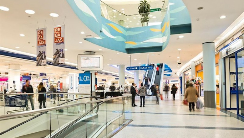 Centro Comercial de Lar España en Vigo, antes de decretarse el estado de alarma | LAR ESPAÑA - Archivo ep centro comercial de lar espana en vigo antes de decretarse el estado de alarma