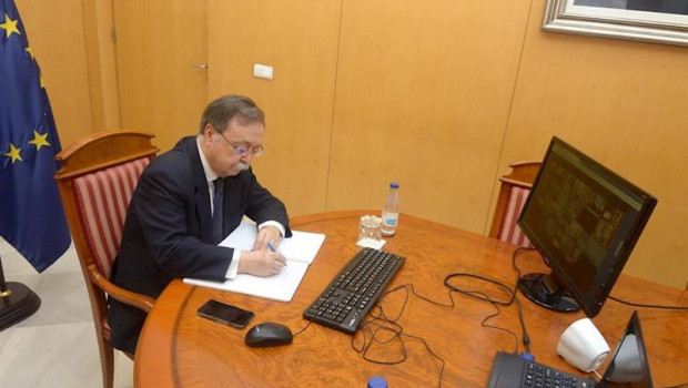 ep ceuta anuncia a sanchez que cerrara uno de los polideportivos donde alberga a 127 marroquies