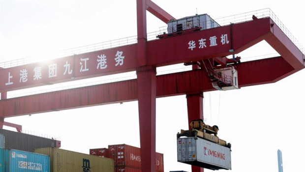 ep contenedores en un puerto de china