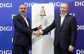 ep el consejero delegado de digi marius varzaru i durante la celebracion del tradicional acto del