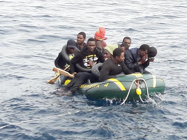 Inmigrantes llegan a la costa de Cádiz | EUROPA PRESS/SALVAMENTOMARÍTIMO ep inmigrantes lleganla costacadiz