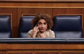 ep la vicepresidenta primera y ministra de hacienda maria jesus montero durante una sesion plenaria 20260218120405