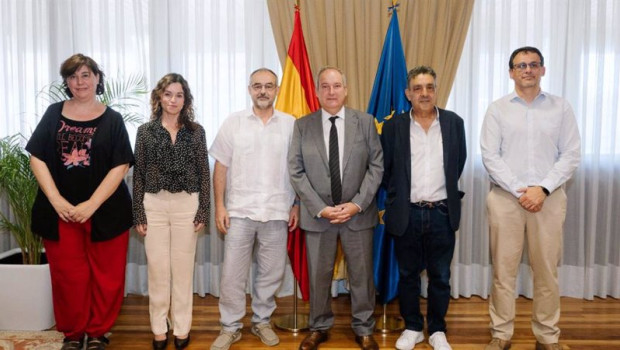 ep los sindicatos lamentan ante hereu el reparto injusto de los beneficios del sector turistico