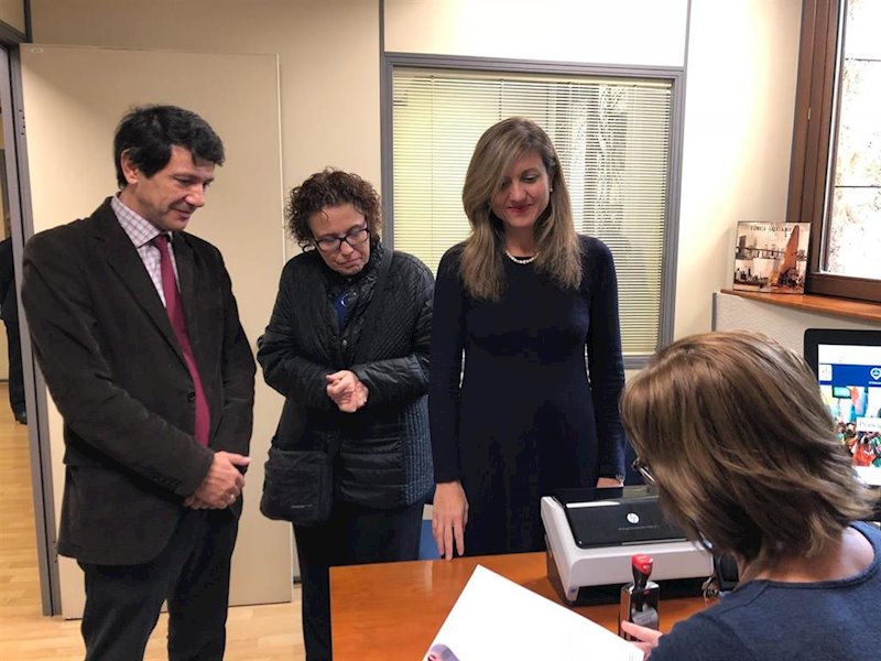 ep profesores catalanes presentan una queja ante el defensor del pueblo