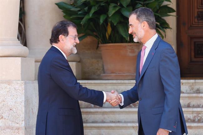 Rajoy y el Rey se reúnen en Marivent | CASA REAL ep rajoyreyreunenmarivent 20170807174602