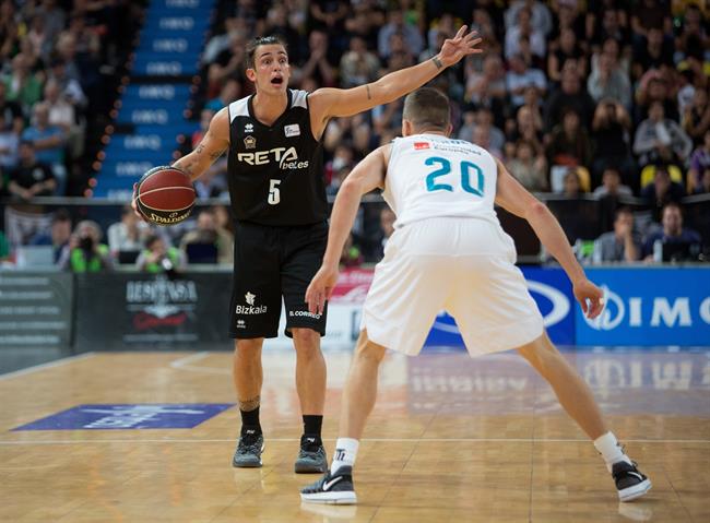 Ricardo Fischer (Retabet Bilbao Basket) Jaycee Carroll (Real Madrid) | ACB PHOTO - A. IRRIZABALAGA - Archivo ep ricardo fischer retabet bilbao basket jaycee carroll real madrid