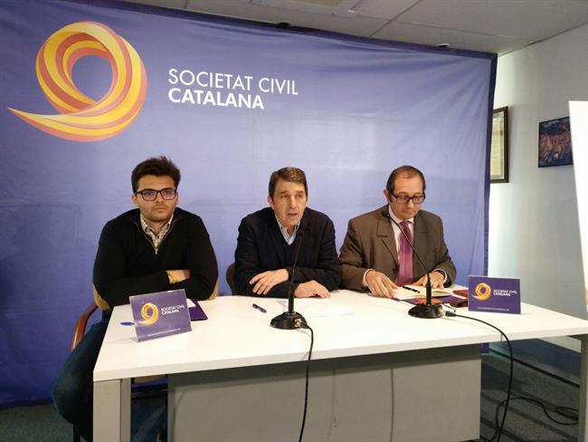 El vicepresidente de SCC, José Domingo, junto a Rafael Arenas y Josep Lago | EUROPA PRESS ep vicepresidentescc jose domingo juntorafael arenasjosep lago