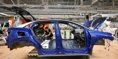une id 4 electrique sur une ligne de l usine volkswagen de zwickau en allemagne en avril 2022 photo d illustration