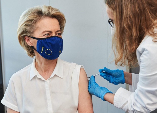 La UE adelanta a julio el objetivo de tener al 70% de la población adulta vacunada