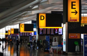 dl heathrow airport t5 terminal 5 check in ba british airways iag iberia passengers generic lhr unsplash