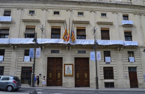 ep alcoy con banderas a media asta
