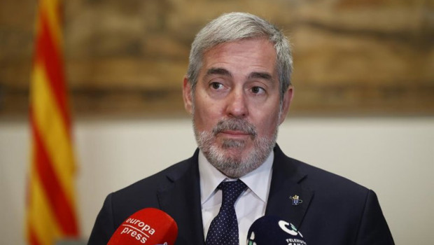 ep archivo   el presidente de canarias fernando clavijo atiende a los medios de comunicacion tras su