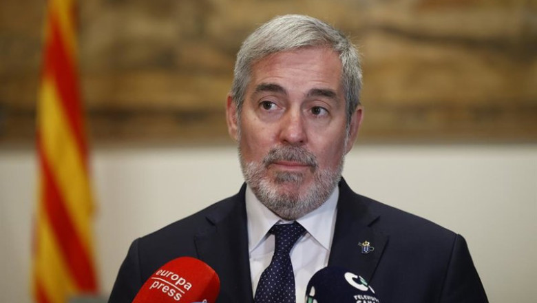 Archivo - El presidente de Canarias, Fernando Clavijo, atiende a los medios de comunicación tras su reunión con el president de la Generalitat, Salvador Illa, en el Palau de la Generalitat, a 19 de noviembre de 2025, en Barcelona, Catalunya (España). | Kike Rincón - Europa Press - Archivo ep archivo el presidente de canarias fernando clavijo atiende a los medios de comunicacion tras su
