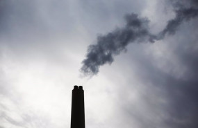 ep archivo   imagen de una chimenea de una fabrica
