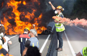 ep archivo   san cibrao lugo protesta de trabajadores de alcoa este lunes
