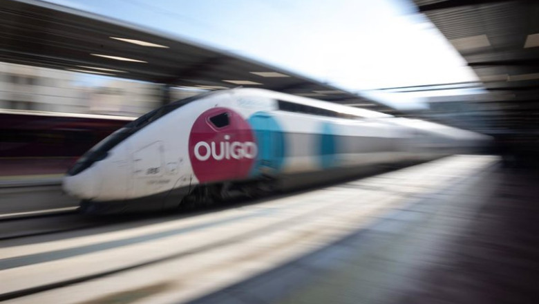 Archivo - Un tren de Ouigo en la estación de Chamartín-Clara Campoamor, a 2 de enero de 2025, en Madrid (España) | Eduardo Parra - Europa Press - Archivo ep archivo un tren de ouigo en la estacion de chamartin clara campoamor a 2 de enero de 2025 en