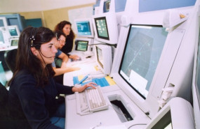 ep controladores aereos de enaire en el centro de control de canarias