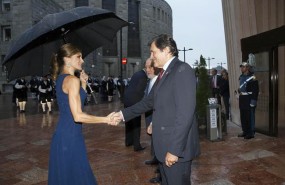 ep javier fernandez saludala reina letiziasu llegadaoviedo