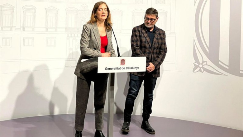 ep la lider de los comuns en el parlament jessica albiach y el diputado lluis mijoler