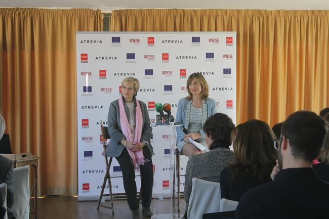 La presidenta de ATREVIA, Núria Vilanova, y profesora del IESE Nuria Chinchilla | ATREVIA ep la presidentaatrevia nuria vilanova y profesoraiese nuria chinchilla