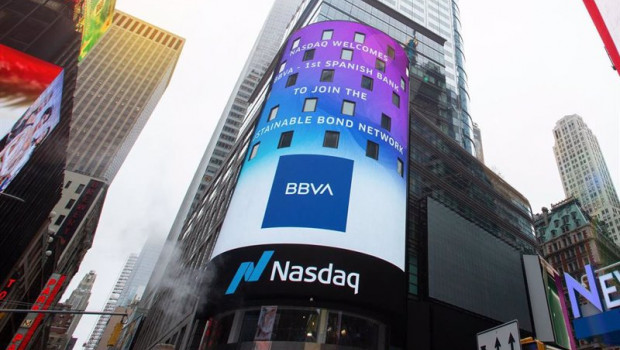 ep logo de bbva en las pantallas gigantes de la torre nasdaq en times square nueva york ep logo de bbva en las pantallas gigantes de la torre nasdaq en times square nueva york