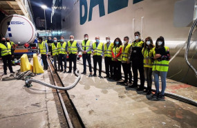 ep operacion de bunkering por balearia en el puerto de almeria