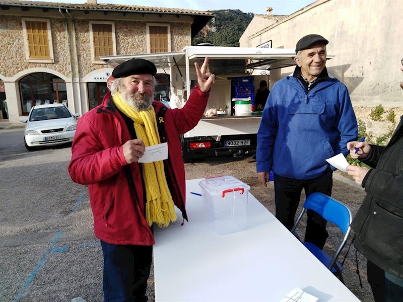 ep una consulta simbolica sobre monarquia o republica celebrada en valldemossa
