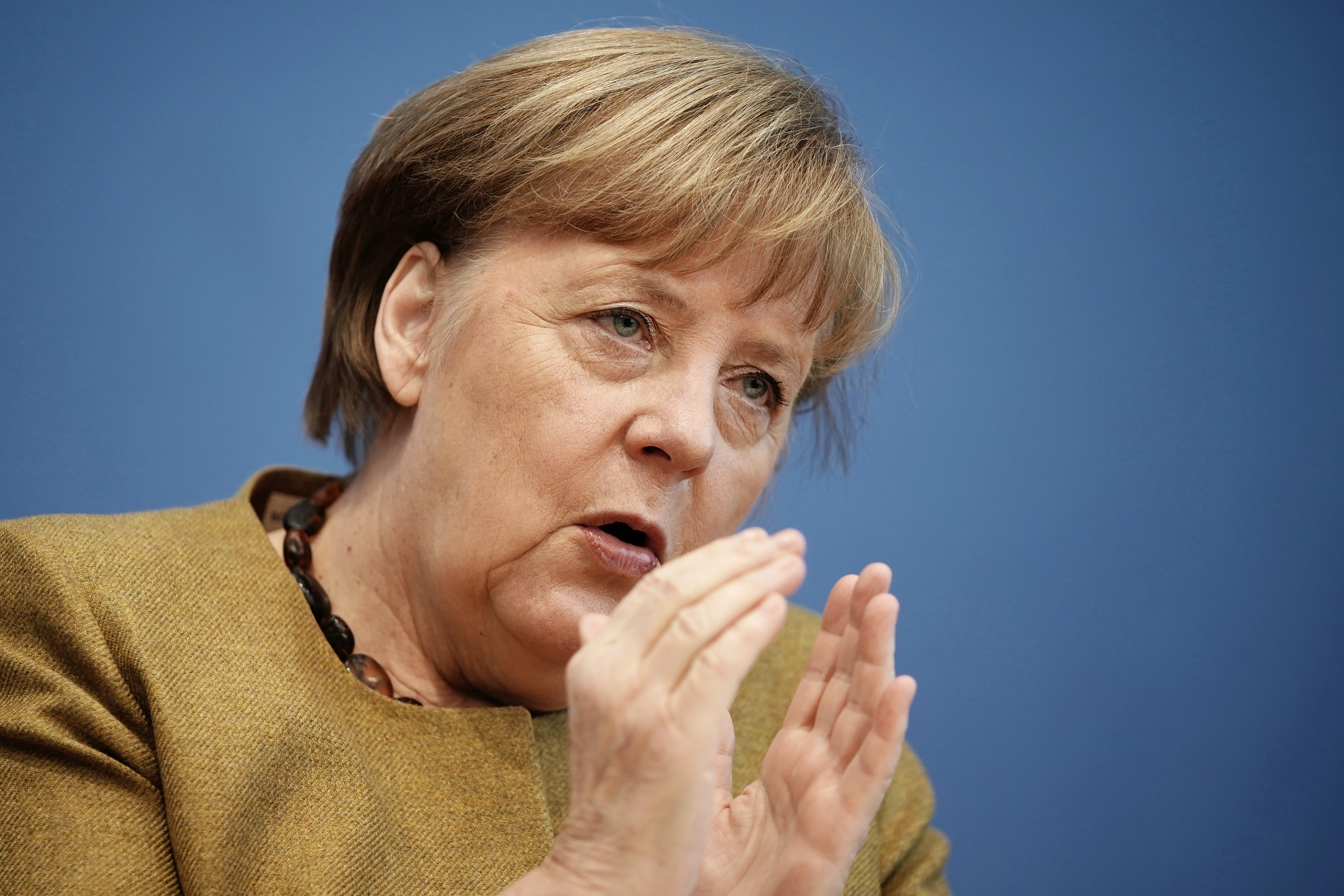 l-allemagne-espere-vacciner-toute-sa-population-d-ici-la-fin-de-l-ete-dit-merkel