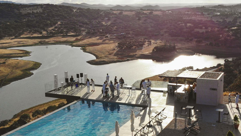 1656326524 piscina infinita extremadura