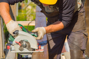 builder-3652465 1280-300x200 builder-3652465 1280-300x200
