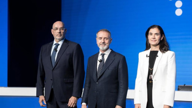 ep archivo   i d el consejero delegado emilio gayo el presidente de telefonica marc murtra y la