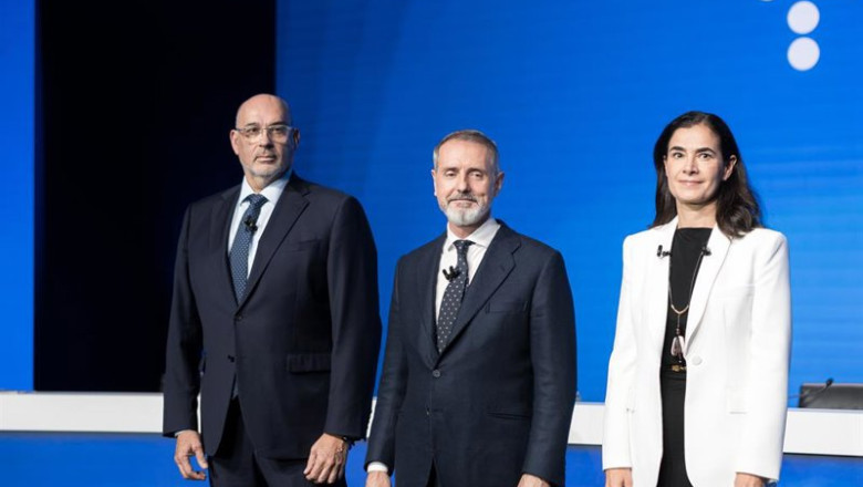 Archivo - (I-D) El consejero delegado, Emilio Gayo; el presidente de Telefónica, Marc Murtra; y la directora de Finanzas y Control, Laura Abasolo; durante la presentación del nuevo plan estratégico de Telefónica, a 4 de noviembre de 2025, en Madrid (Españ | Diego Radamés - Europa Press - Archivo ep archivo i d el consejero delegado emilio gayo el presidente de telefonica marc murtra y la