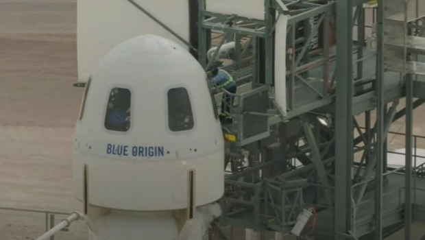 ep archivo   personal de blue origin haciendo pruebas como las de los astronautas antes del vuelo