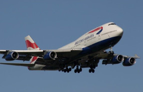 ep archivo   un 747 de british airways sale hacia el aerodromo de dunsfold donde comenzara su nueva