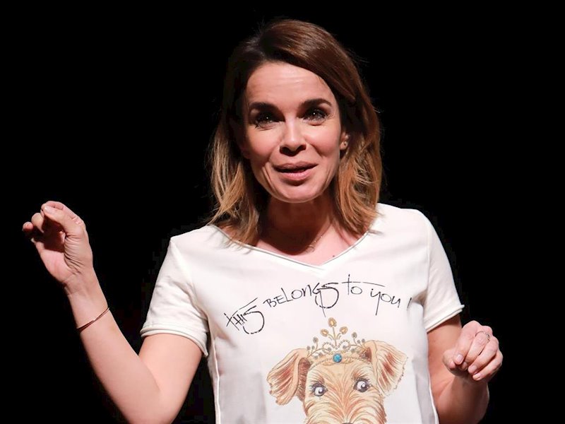 ep carme chaparro es la madrina en el estreno benefico de we love queen