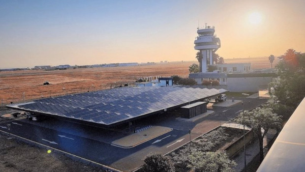 ep centro de control de enaire en sevilla  energia fotovoltaica