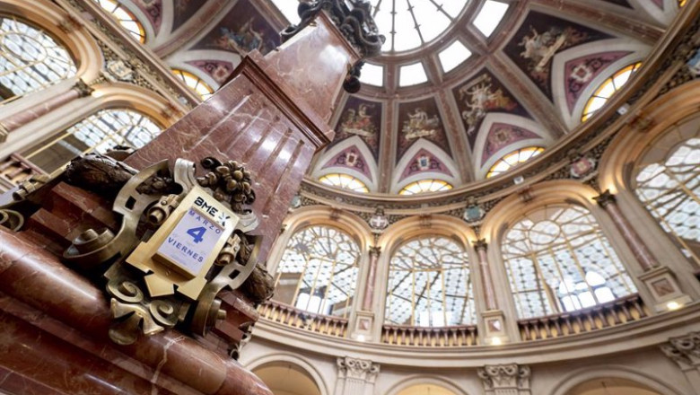 ep el calendario del palacio de la bolsa a 4 de marzo de 2022 en madrid espana