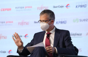 ep el gobernador del banco de espana pablo hernandez de cos saluda durante un desayuno informativo