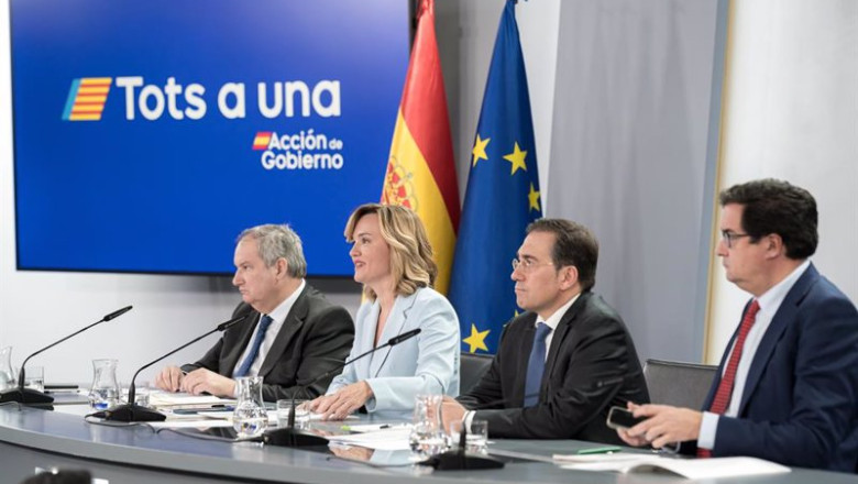 ep el ministro de industria y turismo jordi hereu la ministra portavoz pilar alegria y el ministro ep el ministro de industria y turismo jordi hereu la ministra portavoz pilar alegria y el ministro